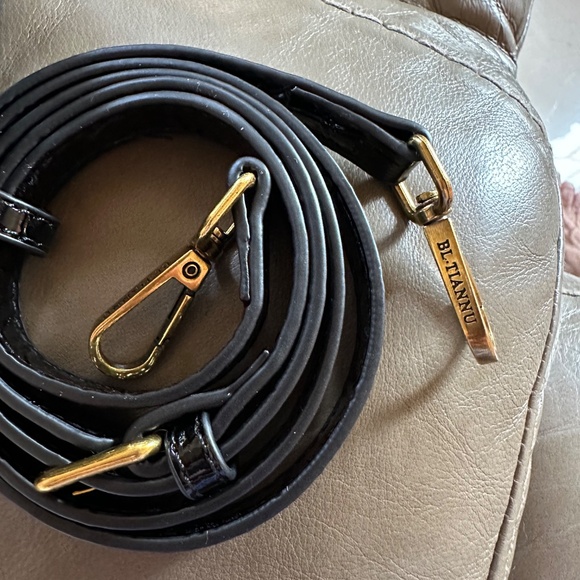 NWT Floral Crossbody - Picture 7 of 8